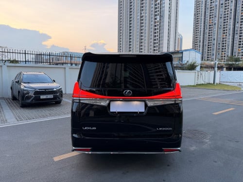 雷克萨斯LM350h