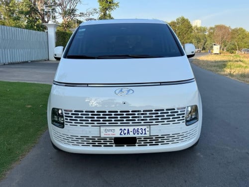 ✅Hyundai Staria  2024 full option ✅ឡានទេីបប្រេីន8000គីឡូជាង  ម្ចាស់ផ្ទាល់ម៉ង✅ថ្មីគ្មានកន្លែងទាល់ទេ