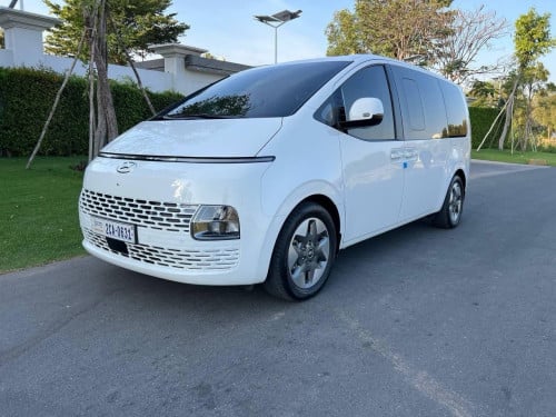 ✅Hyundai Staria  2024 full option ✅ឡានទេីបប្រេីន8000គីឡូជាង  ម្ចាស់ផ្ទាល់ម៉ង✅ថ្មីគ្មានកន្លែងទាល់ទេ