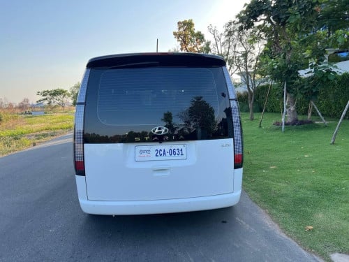 ✅Hyundai Staria  2024 full option ✅ឡានទេីបប្រេីន8000គីឡូជាង  ម្ចាស់ផ្ទាល់ម៉ង✅ថ្មីគ្មានកន្លែងទាល់ទេ