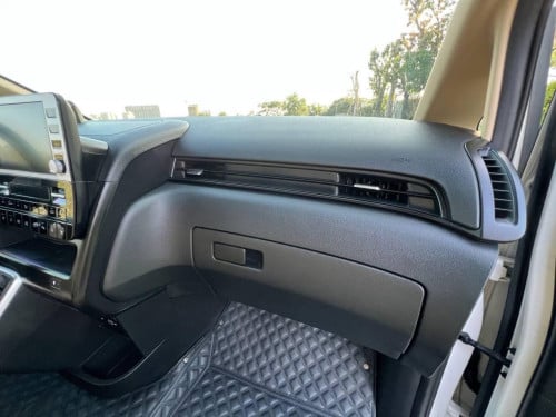 ✅Hyundai Staria  2024 full option ✅ឡានទេីបប្រេីន8000គីឡូជាង  ម្ចាស់ផ្ទាល់ម៉ង✅ថ្មីគ្មានកន្លែងទាល់ទេ