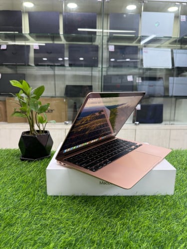 MacBook Air M1 Year 2020 99%