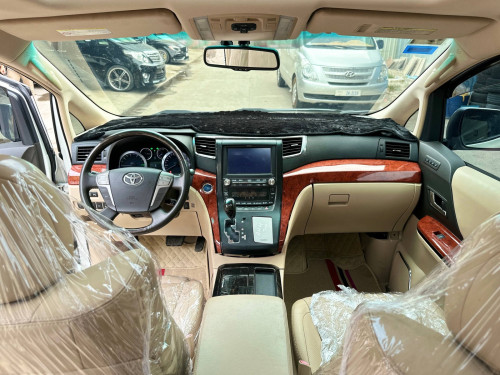 ALPHARD ឆ្នាំ2012 ហាយប្រីជ ហ្វូលអប់សិនពេញ ស្លាកលេខខ្ពស់ បើកសាងក្រោមតម្លៃទីផ្សារ ឡានទើបកាត់បាន
