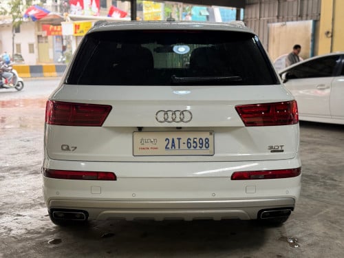 Audi Q7 2017 Quarter សាំង