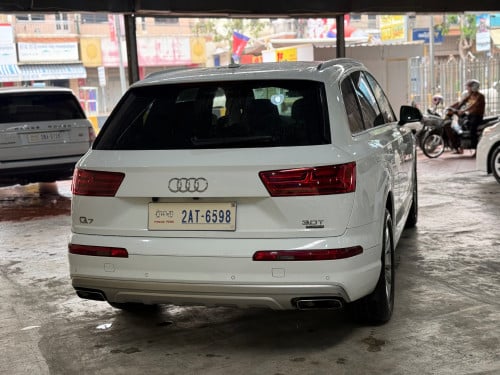 Audi Q7 2017 Quarter សាំង