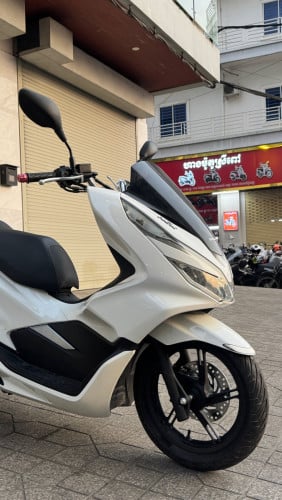 Honda pcxកង់បី