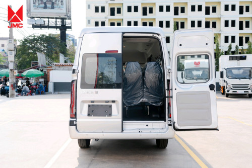 JMC Touring ស៊េរីឆ្នាំ 2025 Minivan 15កៅអីខាងក្នុងធំទូលាយ