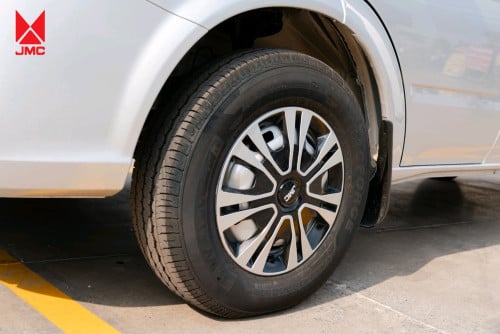 JMC Touring ស៊េរីឆ្នាំ 2025 Minivan 15កៅអីខាងក្នុងធំទូលាយ