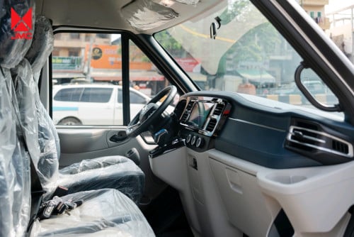 JMC Touring ស៊េរីឆ្នាំ 2025 Minivan 15កៅអីខាងក្នុងធំទូលាយ