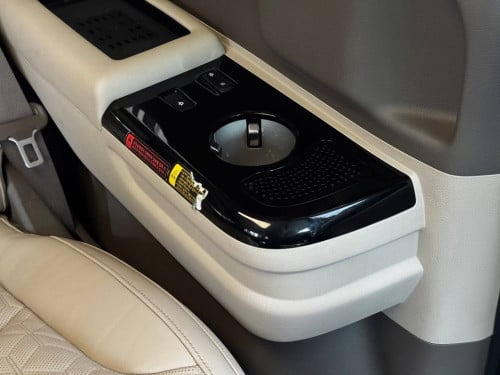 KIA CARNIVAL Hi Limousine VIP 2021