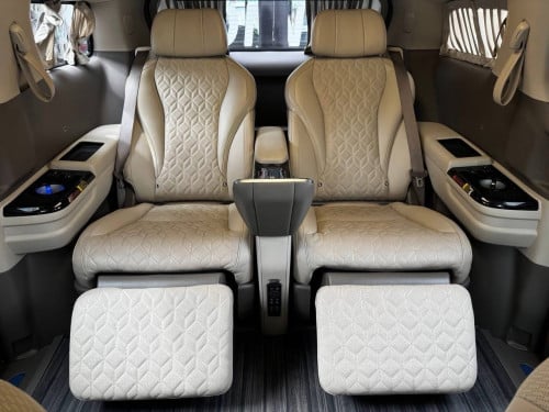KIA CARNIVAL Hi Limousine VIP 2021