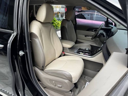 KIA CARNIVAL Hi Limousine VIP 2021