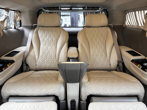 KIA CARNIVAL Hi Limousine VIP 2021
