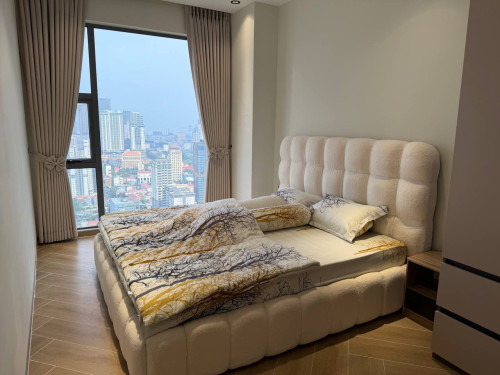 Modern 2 Bedroom For Rent In BKK1