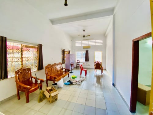 Nice Shop Good Location For Rent In Phsar Depos3 Good For All Business