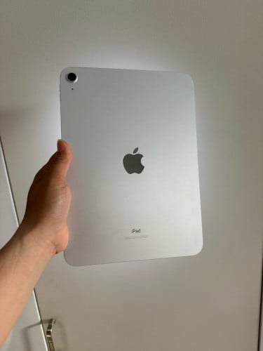 Sell iPad 10th 11-inch Scan 99% iCloud Hello