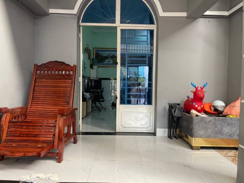 ផ្ទះលក់ ប្លង់រឹង ដីធំ នៅជិតផ្សារឈូកវ៉ា