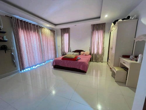 វីឡាភ្លោះធូៗជាងទីផ្សារ