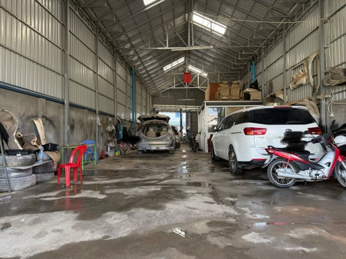 ឃ្លាំង​ជួល
