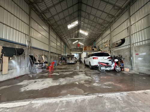 ឃ្លាំង​ជួល