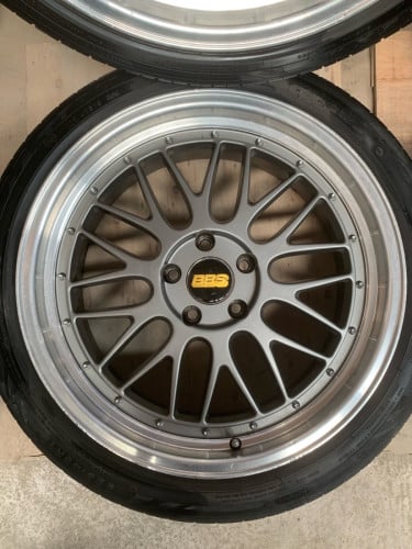 យ៉ាន់នឹងសំបក BBS លក់បងៗ