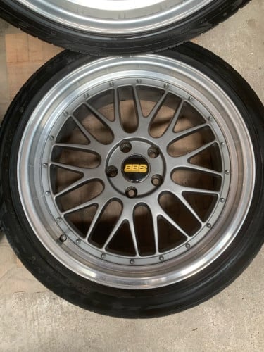យ៉ាន់នឹងសំបក BBS លក់បងៗ