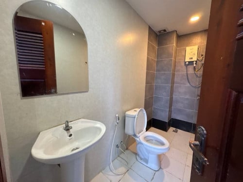 House 24room 4500$