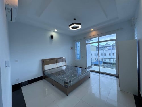 House 24room 4500$