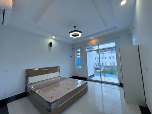 House 24room 4500$
