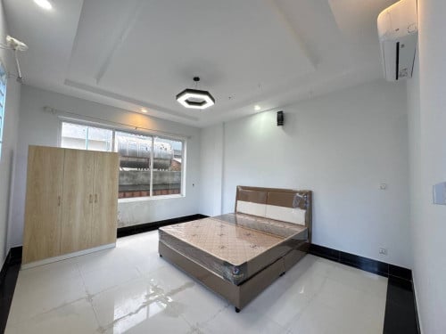 House 24room 4500$