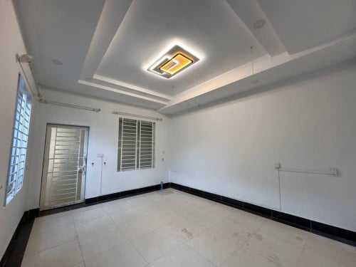 House 24room 4500$