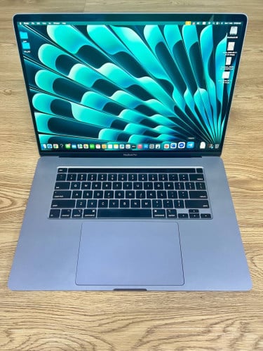 MacBook Pro Core i9 Ram32
