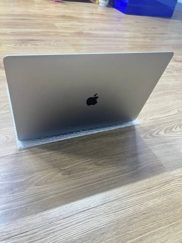 MacBook Pro Core i9 Ram32