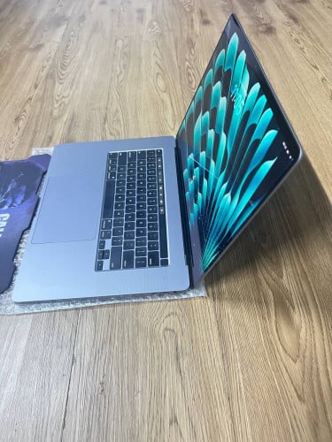 MacBook Pro Core i9 Ram32