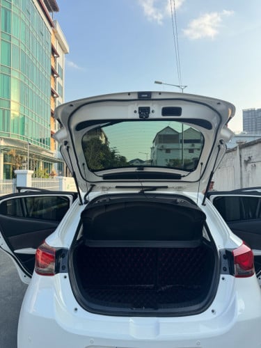 Mazda2