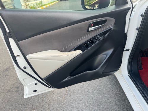Mazda2