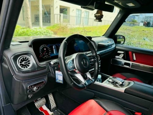 Mercedes-Benz G63 up Brabus