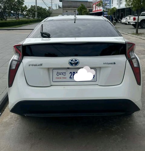 Prius 2016 full option 3 ក្បាលបេភ្នំពេញ