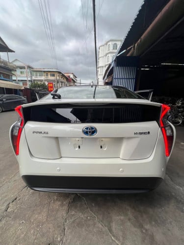 Toyota Prius 2017 (Dubai)