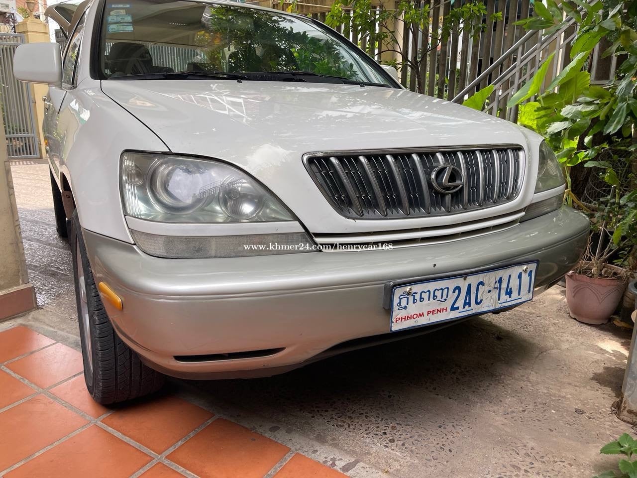 Lexus rx300 with FULL INSURANCE options