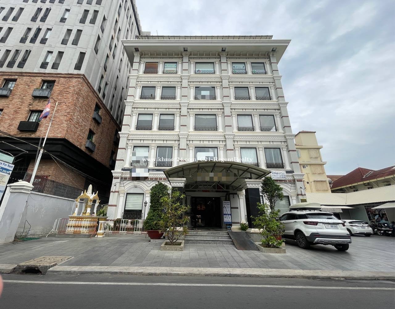 Office building for rent at Dounpenhโ๏ธ