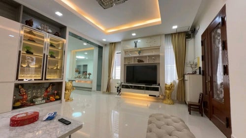 ផ្ទះវីឡាលក់នៅ បុរី ប៉េងហួតបឹងស្នោរ
