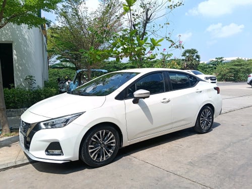 ឡានថ្មីសម្រាប់លក់វិញ