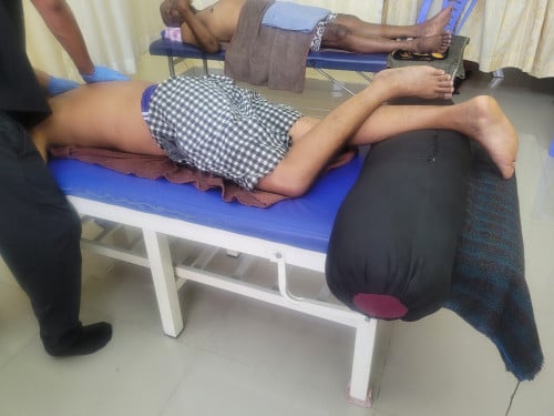 ឯកទេសសរសៃសាច់ដុំកៀបសរសៃឆ្អឹងកងដោយចលនា