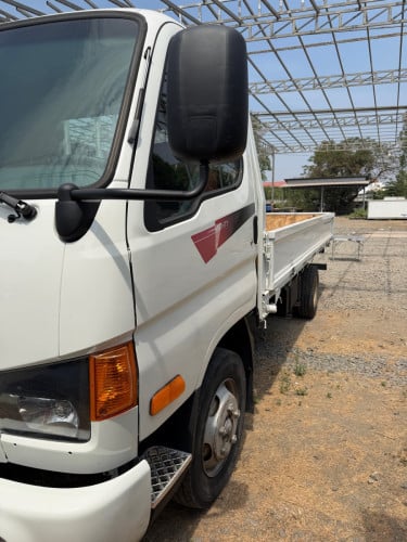 ឡានដឹកទំនិញ 2,5t