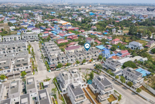 ❗️លក់បន្ទាន់❗️វីឡាខ្លឹម 4 បន្ទប់គេងនៅបុរីចន្ទគីរី -​📍ព្រែកកំពឹស​, ភ្នំពេញ