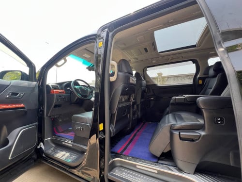 ឡានជួល | DK Car Rental | Toyota Alphard 2014