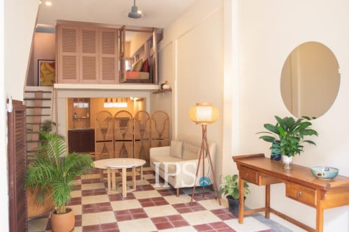 #FORSALE Stylish 3-Bedroom Townhouse✨-📍Chakto Mukh, Phnom Penh