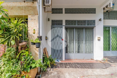 #FORSALE Stylish 3-Bedroom Townhouse✨-📍Chakto Mukh, Phnom Penh