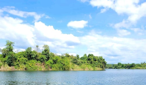 🏞️ ដីលក់ស្ថិតជាប់ព្រែកត្រពាំងរូង